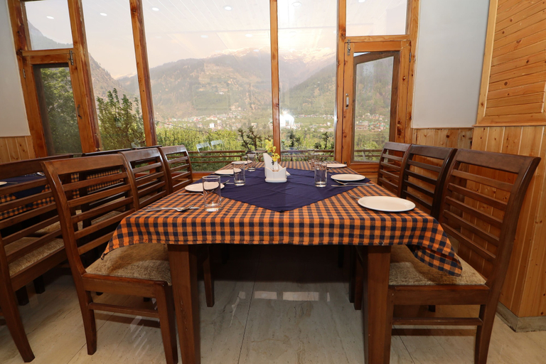 Others 5, Gezellig Inn - Golden Apple, Kullu