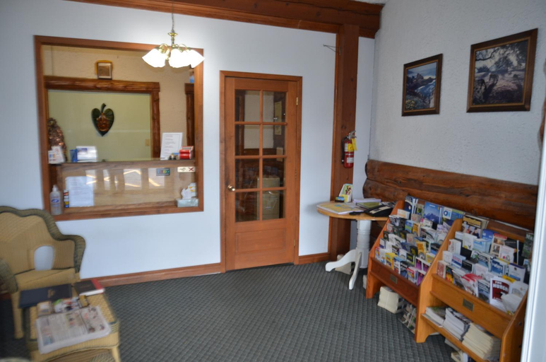 Public Area 2, Aquarius Motel, Lanark
