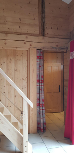 Bathroom 2, Le Jura en toutes saisons Piscine, SPA, location VTT, balades 2cv, climatisation, Jura