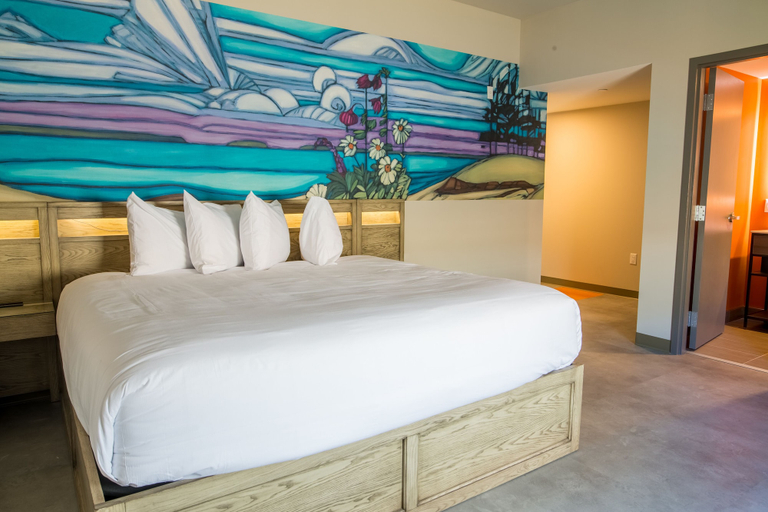 Bedroom 5, The Arts Hotel, Queens