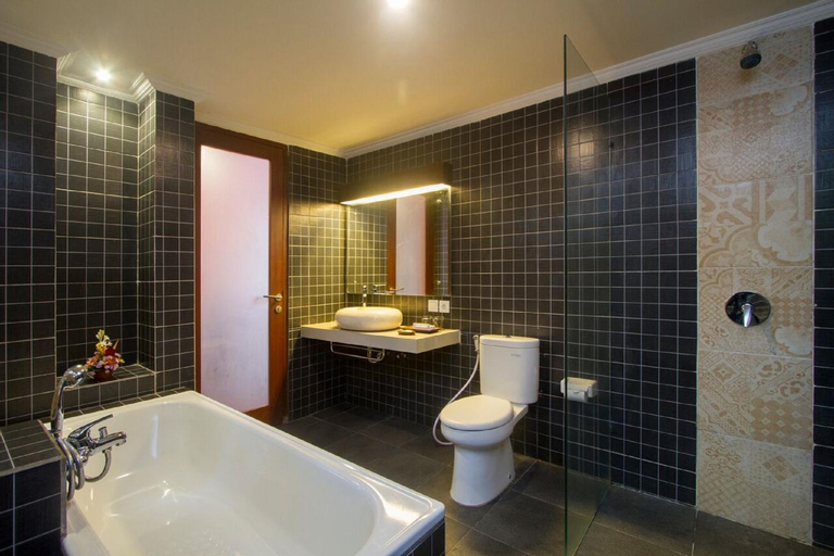 Bathroom 10
