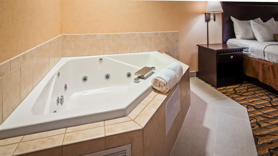 Bathroom 4, Best Western Danville Inn, Montour