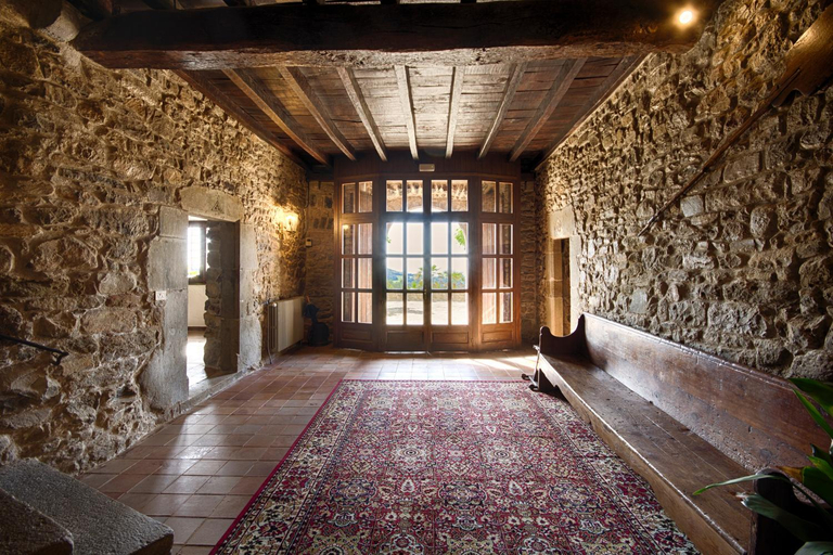 Public Area, Masia Can Pou, Girona