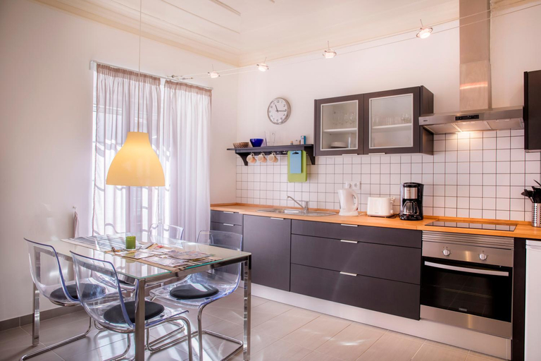 Others 5, Apartamentos Marreiros Neto, Lagos