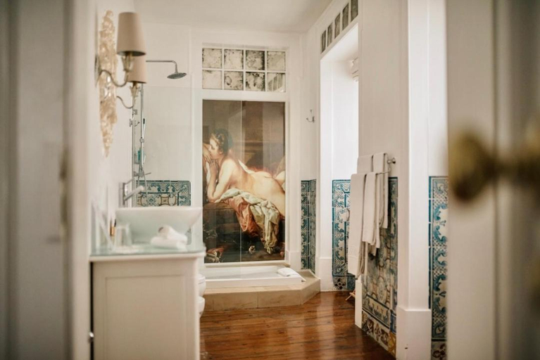 Bathroom 5, Palacio Ramalhete, Lisbon