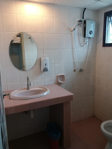Bathroom 3, Lotus Inn Hotel, Malacca City