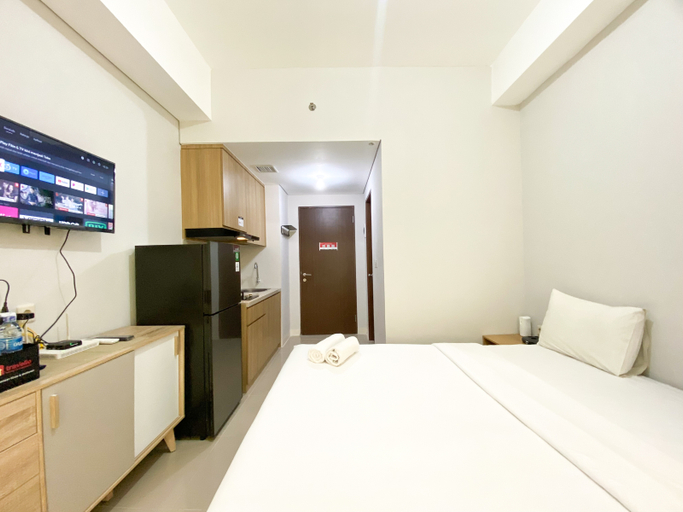 Bedroom 3, Serene Designed Studio Transpark Juanda Bekasi Timur Apartment By Travelio, Bekasi