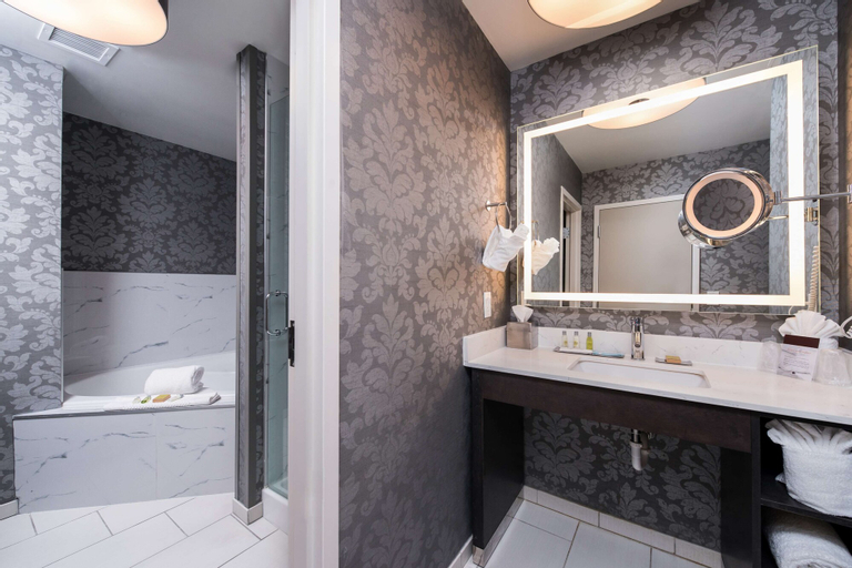 Bathroom 7