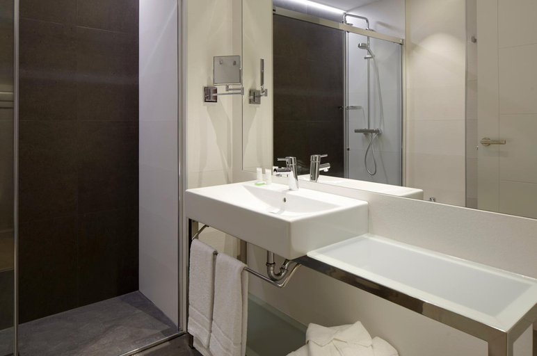 Bathroom 4, Hotel Arrizul Congress, Guipúzcoa