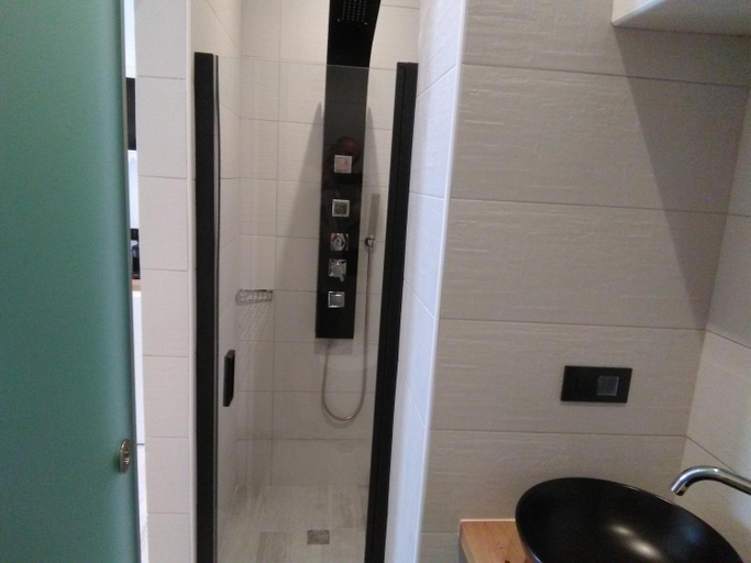 Bathroom 4, Antica Canea Luxury Rooms, Crete