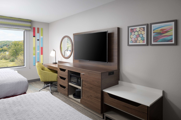 Bedroom 3, Hampton Inn Hornell, Steuben
