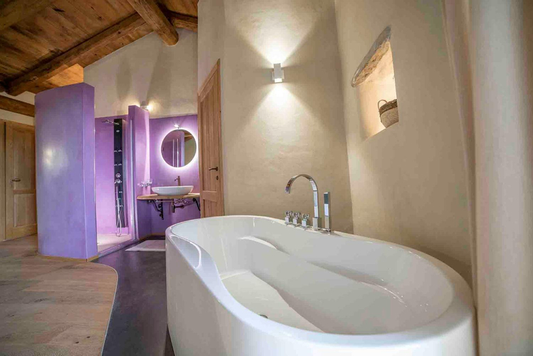 Bathroom 15