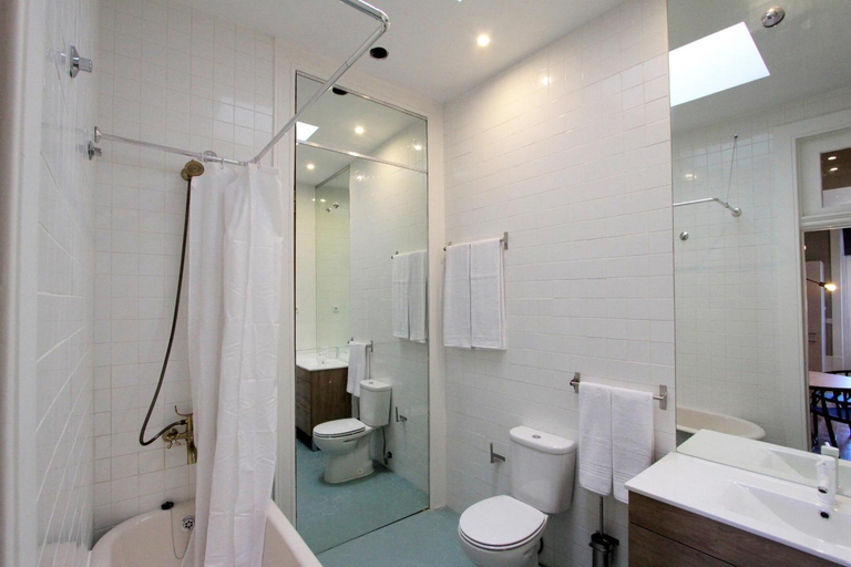 Bathroom 4, Duque de Loule, Porto