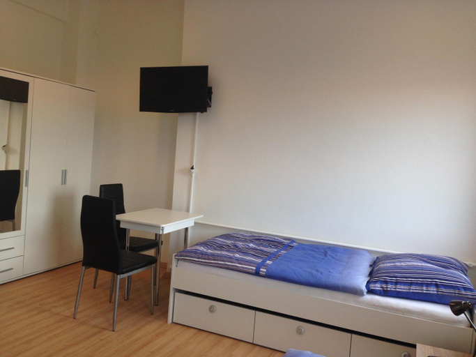 Bedroom 4, Montagehotel Bed Steel, Linz