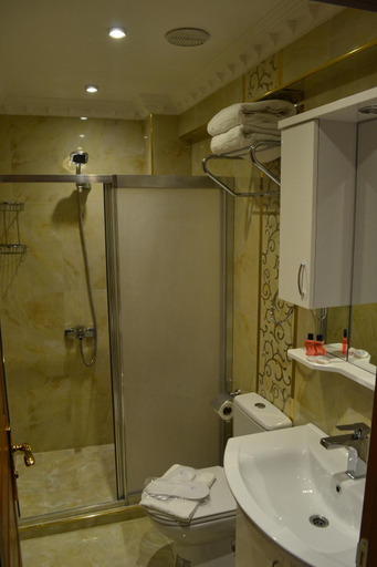 Bathroom 3, Seven Days Hotel - Istanbul, Fatih