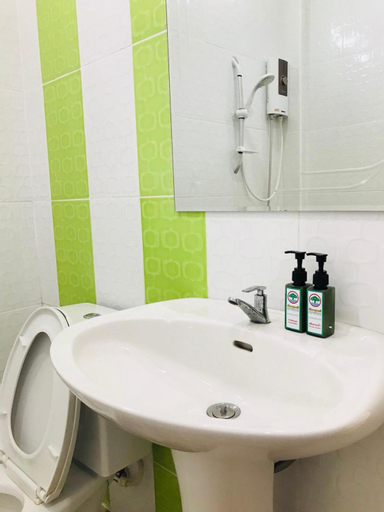 Bathroom 11