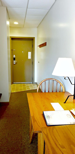 Bedroom 3, Lodging on the Square, Holmes