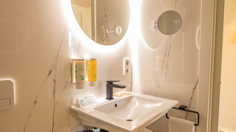 Bathroom 5, Hotel Port Mahon, Baleares