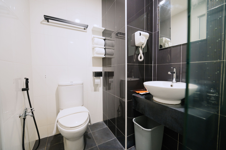 Bathroom 6
