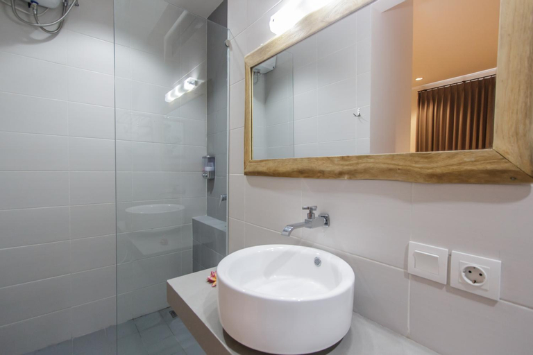 Bathroom 7