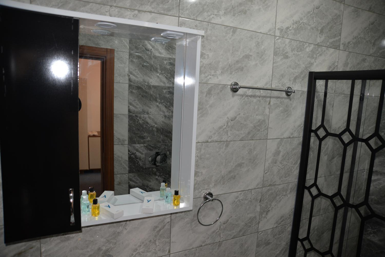Bathroom 4, Tevetoglu Hotel, Tuzla