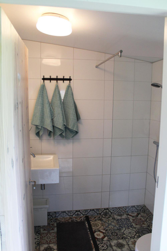 Bathroom 2, Bed and Stay Amsterdam, Amsterdam