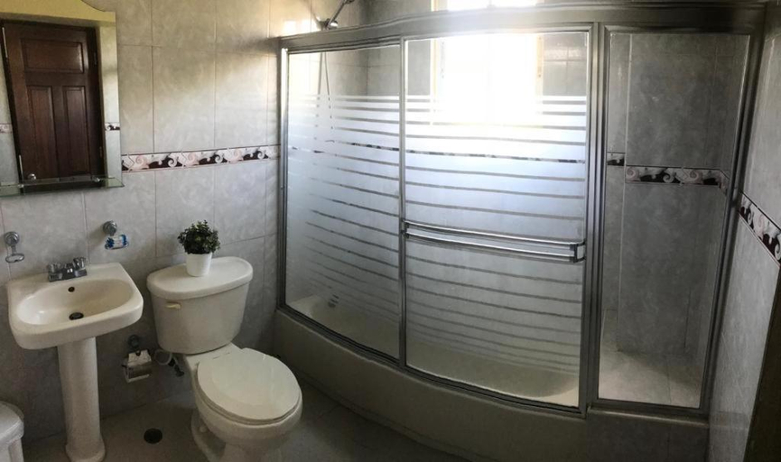 Bathroom 5, Hostal Bella Epoca, Distrito Nacional