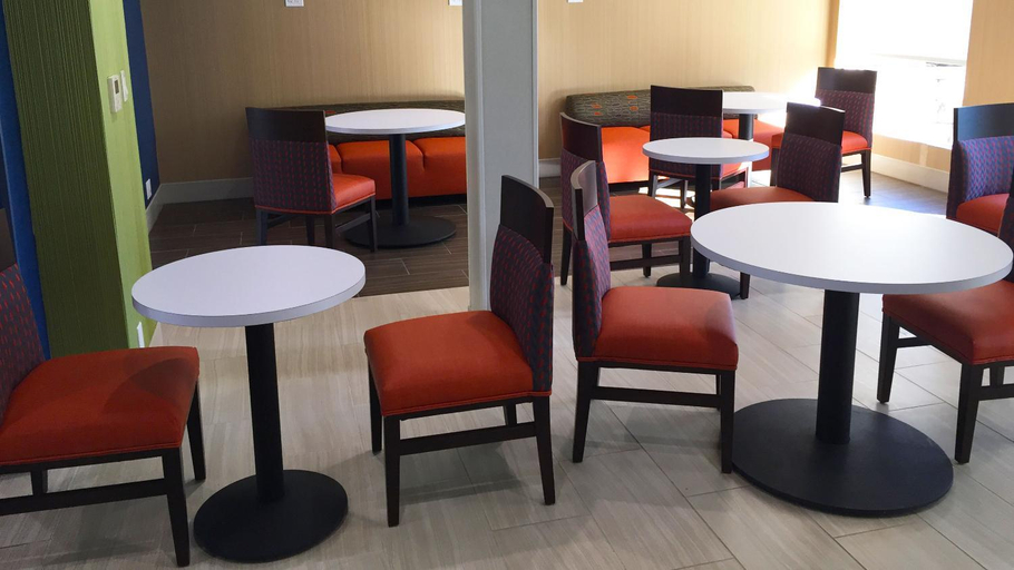 Food & Drinks 5, Comfort Inn & Suites Tigard near Washington Square, Washington