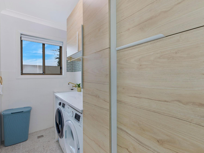 Others 2, Caesars Palace Penthouse, Wyong - South and West