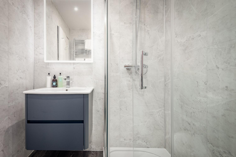 Bathroom 2, Achaniar Cottage, Fife