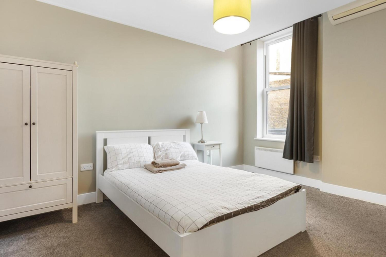5, 221 Clapham Road Apartments, London