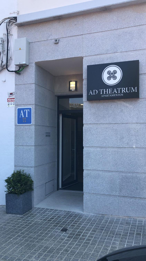 Entrance, Apartamentos Ad Theatrum, Badajoz