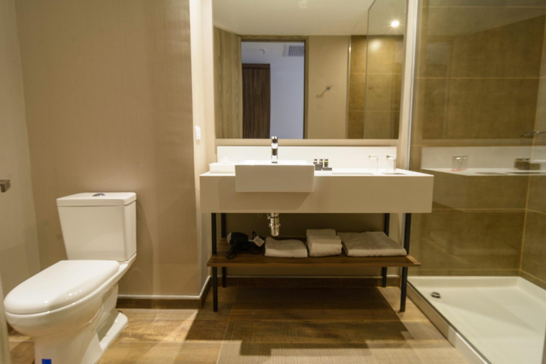 Bathroom 4, Novotel Medellin El Tesoro, Medellín