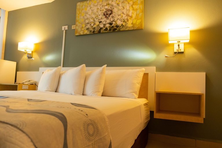 Bedroom 3, Golden Tree Hotel