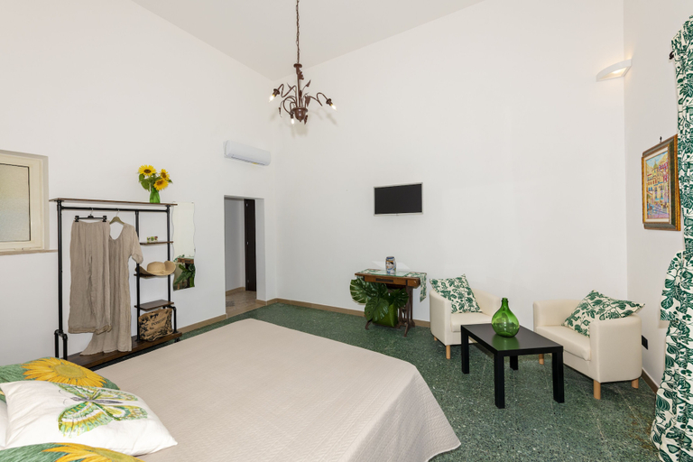Bedroom 2, YourHome - Casa Marina, Salerno