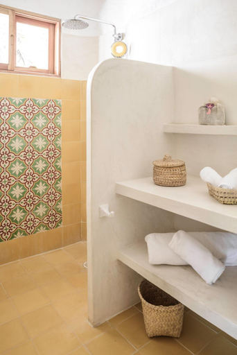 Bathroom 4, Casa Blanca, Lázaro Cárdenas