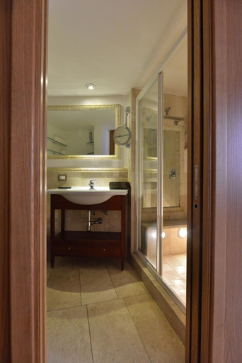 Bathroom 2, IzzHome Full Center Grand, Cagliari