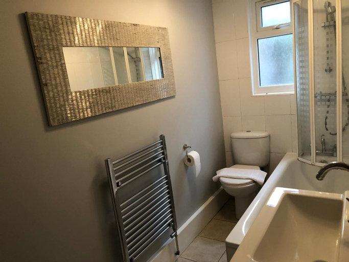 Bathroom 2, Marble Apartments Tooting Broadway, London