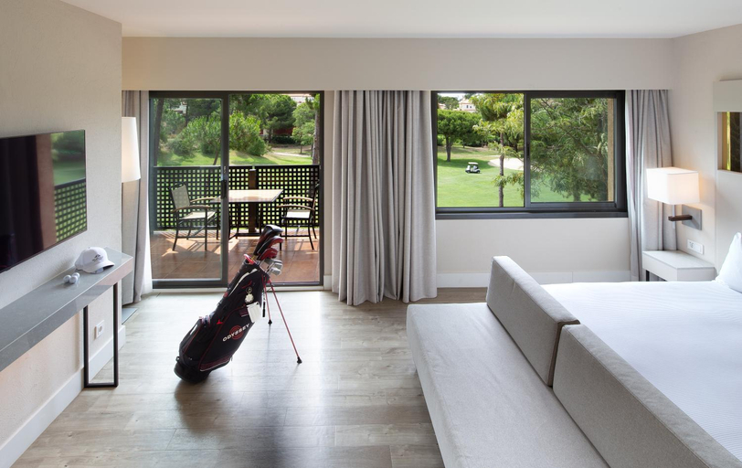 Bedroom 3, DoubleTree by Hilton Islantilla Beach Golf Resort, Huelva
