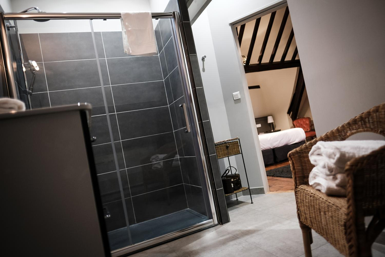 Bathroom 2, The Nest, Somme