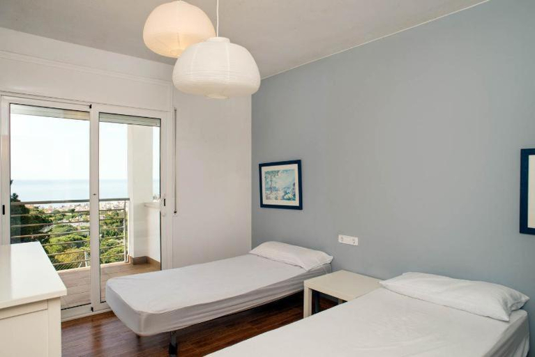 2, Villa Yaco, Girona