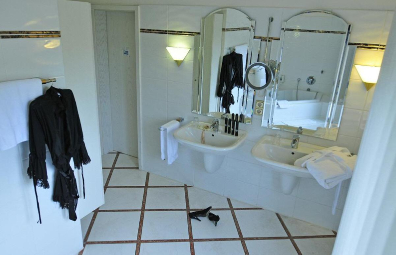 Bathroom 3, Hotel Haus Reichert, Baden-Baden