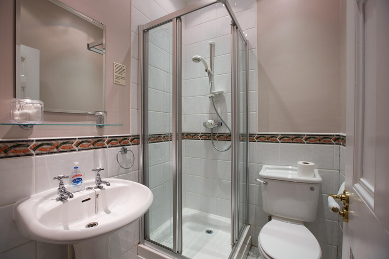 Bathroom 3, Portclew House, Pembrokeshire