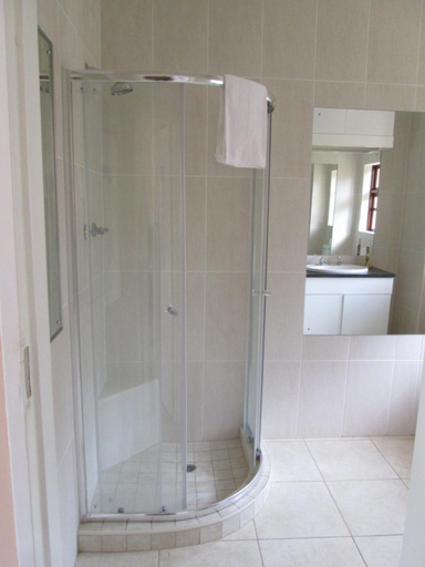 Bathroom 3, 12 FLEETWOOD, Harare