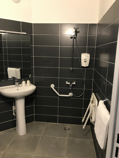Bathroom 5, Hôtel Classe Eco Reims Tinqueux, Marne