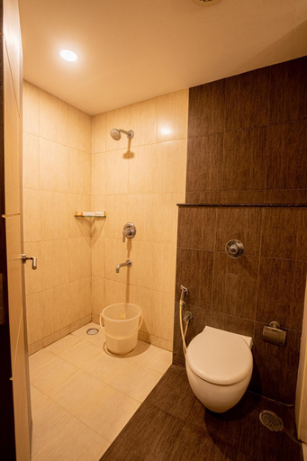Bathroom 4, Sri Krishna Palace, Krishnagiri
