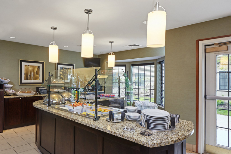 Food & Drinks 5, Staybridge Suites CHICAGO -- GLENVIEW, Cook