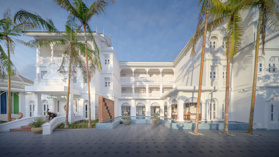 Exterior & Views 22