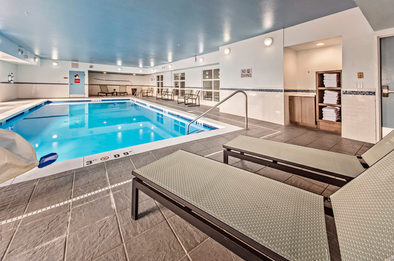 Sport & Beauty 3, Staybridge Suites CEDAR RAPIDS NORTH, Linn