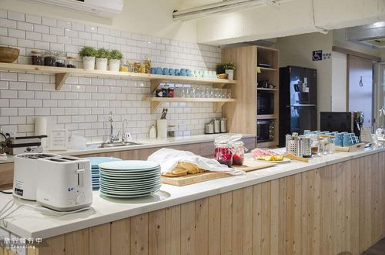 Food & Drinks 5, Stray Birds Taichung Hostel, Taichung